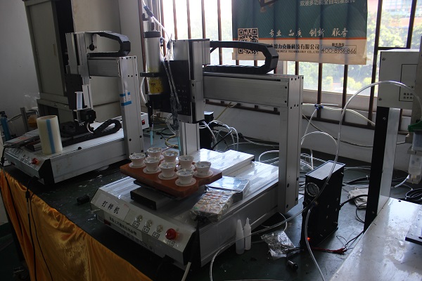 三軸自動點膠機 三軸自動點膠機