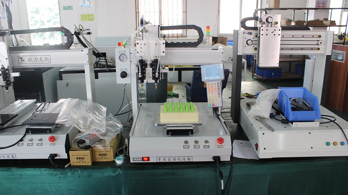 自動點膠機(jī)